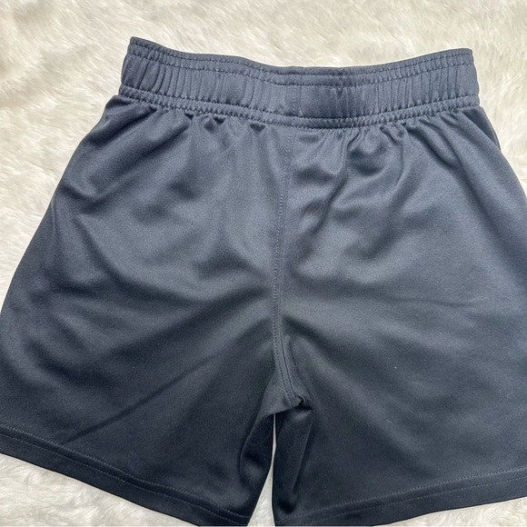Under Armour Shorts Black & White Size 4 - Picture 13 of 16